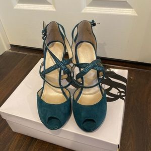 Gently used Nine West heels size 7